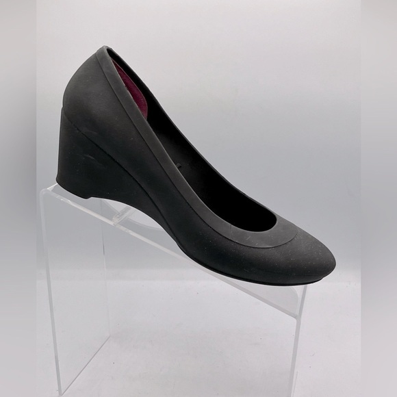 Crocs Lina Duo Comfort Women’s Size 7 Wedge Black Heels Closed Toe slip on - Picture 1 of 12